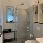 Cozy Modern Near Berlin With Free Parking & Fast Wifi