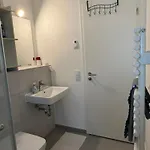 Cozy Modern Near Berlin With Free Parking & Fast Wifi Homestay *