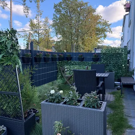 Cozy Modern Near Berlin With Free Parking & Fast Wifi