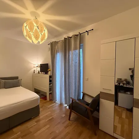 Cozy Modern Near Berlin With Free Parking & Fast Wifi *