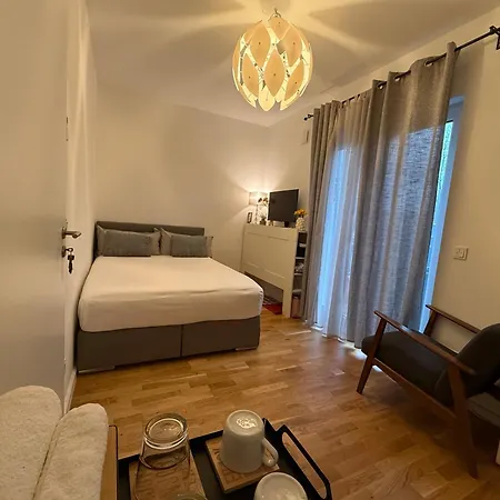 Cozy Modern Near Berlin With Free Parking & Fast Wifi