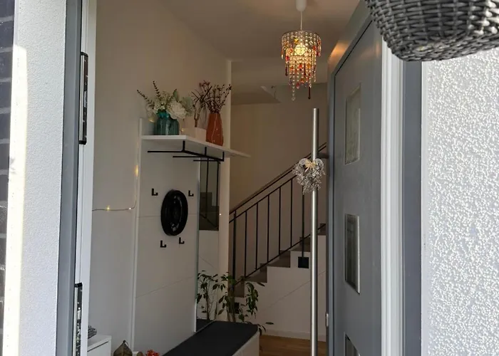 Cozy Modern Near Berlin With Free Parking & Fast Wifi *