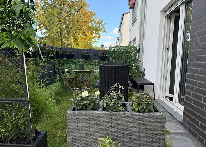 Cozy Modern Near Berlin With Free Parking & Fast Wifi Homestay