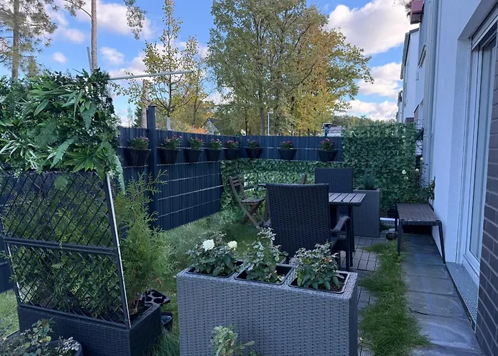 Cozy Modern Near Berlin With Free Parking & Fast Wifi