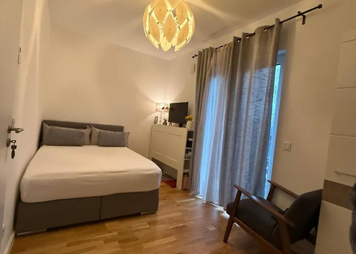 Cozy Modern Near Berlin With Free Parking & Fast Wifi