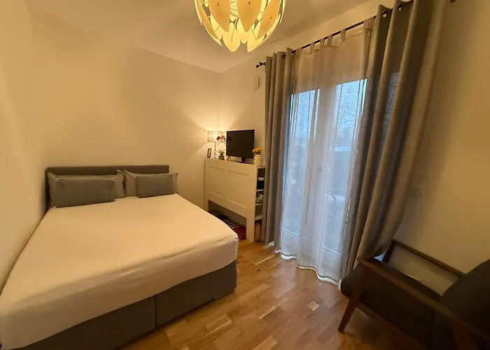 Homestay Cozy Modern Near Berlin With Free Parking & Fast Wifi *