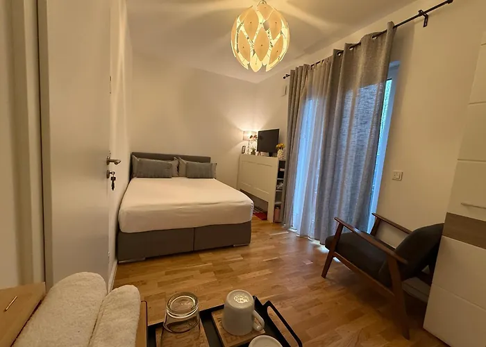 Cozy Modern Near Berlin With Free Parking & Fast Wifi